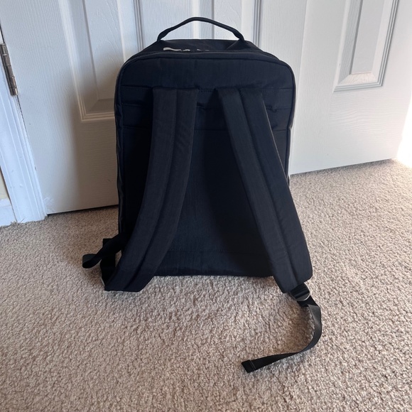 Baggallini Black Lightweight Water-Repellent Everyday Laptop Backpack - Picture 3 of 8